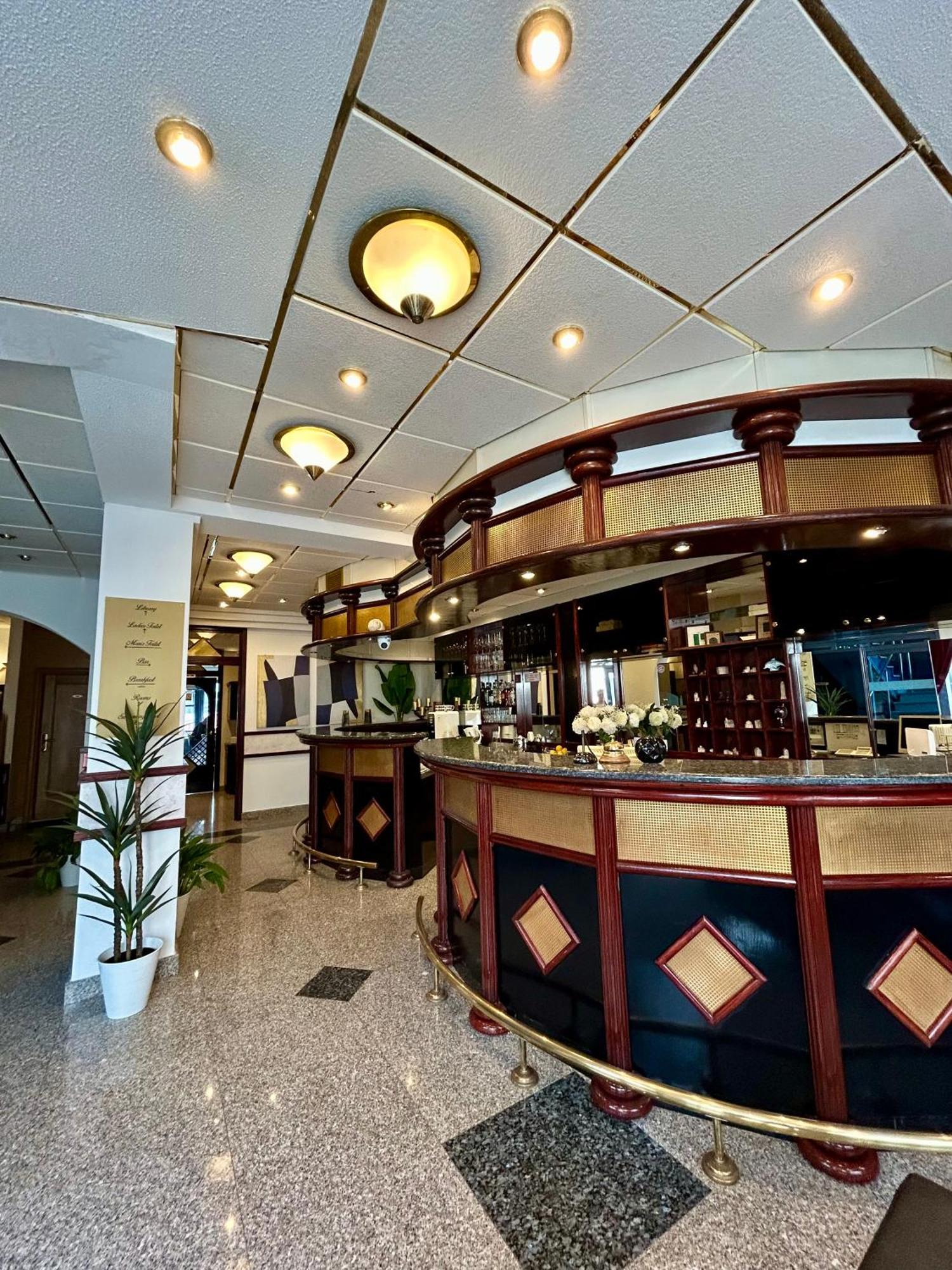 Hotel Bavaria Trogir Seget Donji Luaran gambar