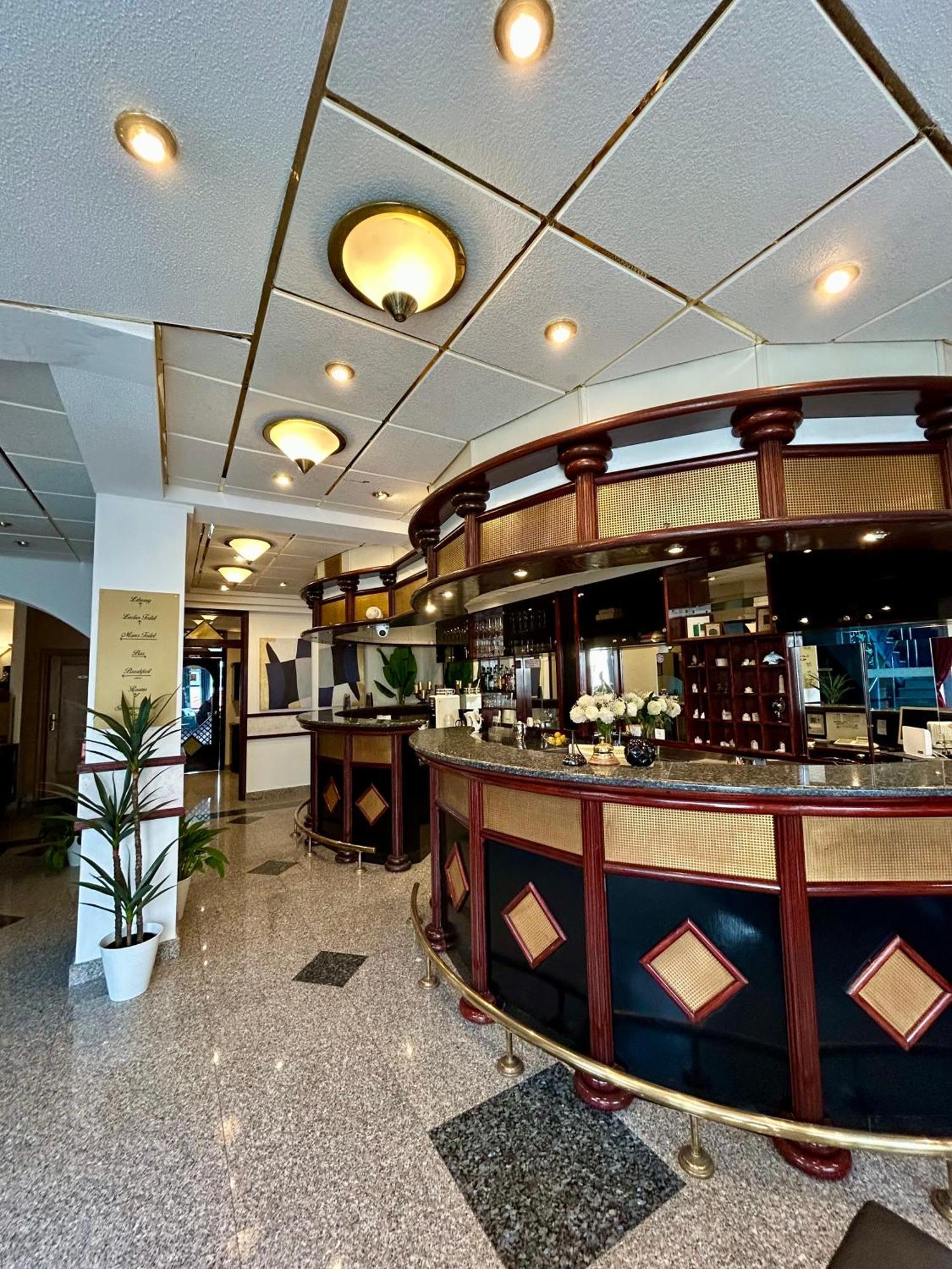 Hotel Bavaria Trogir Seget Donji Luaran gambar