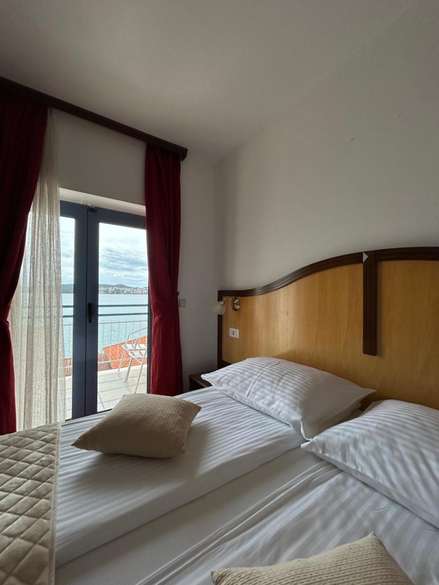 Hotel Bavaria Trogir Seget Donji Luaran gambar