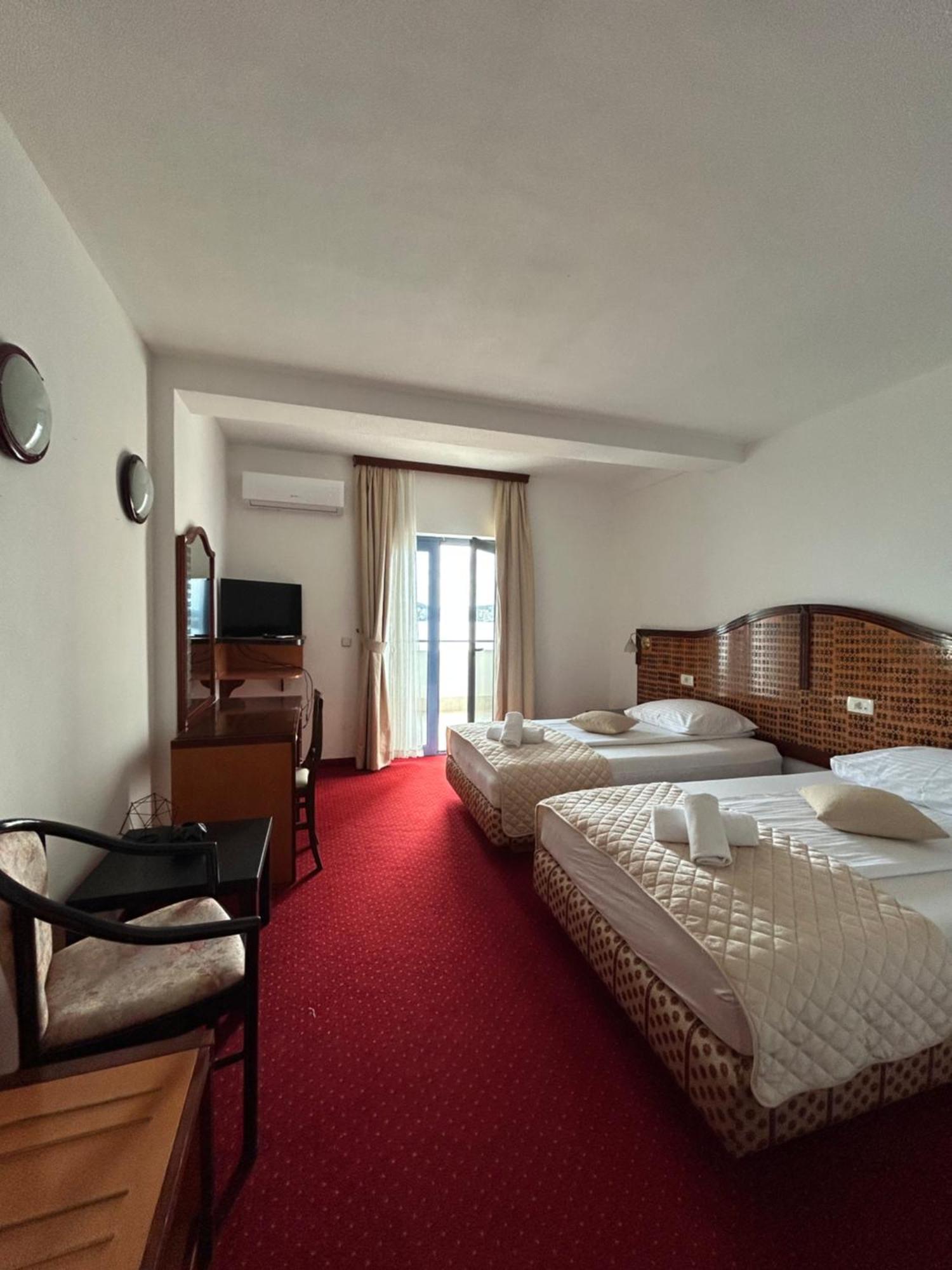 Hotel Bavaria Trogir Seget Donji Luaran gambar
