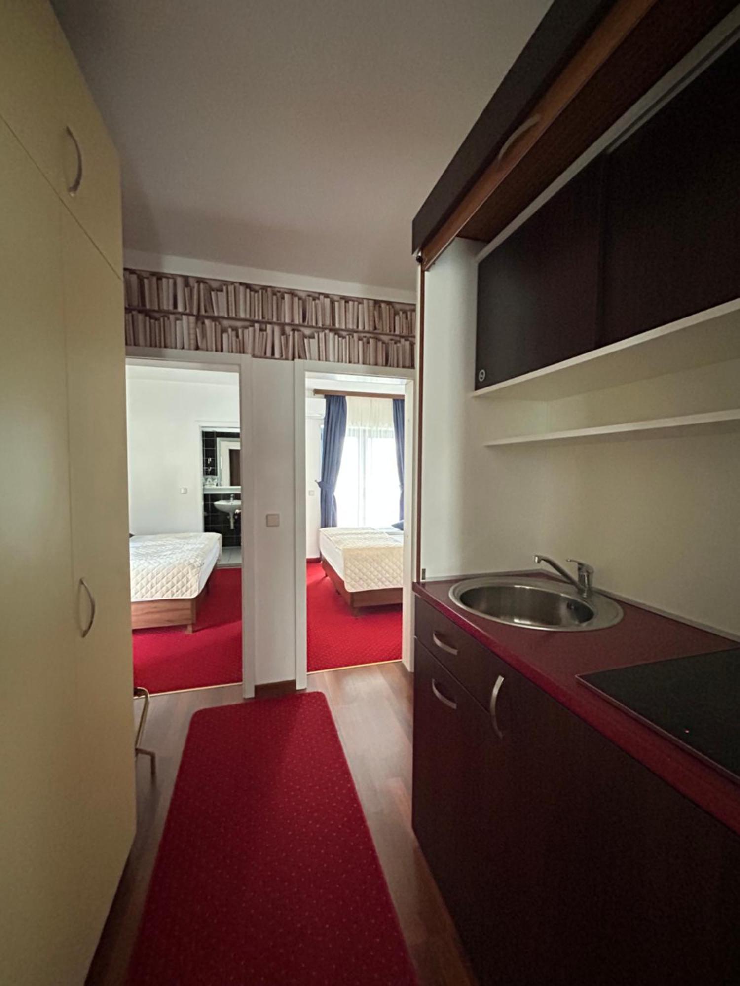 Hotel Bavaria Trogir Seget Donji Luaran gambar