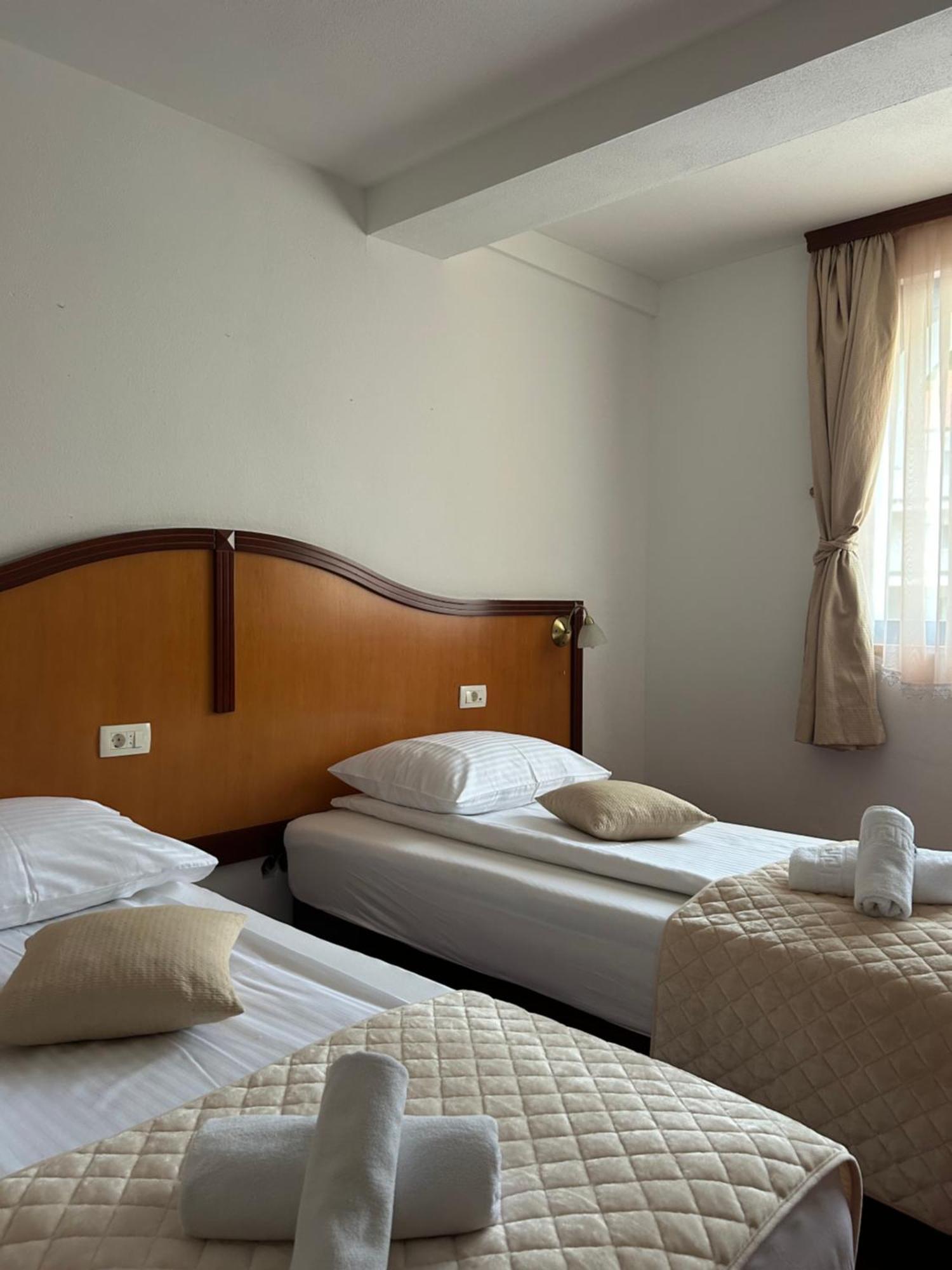 Hotel Bavaria Trogir Seget Donji Luaran gambar