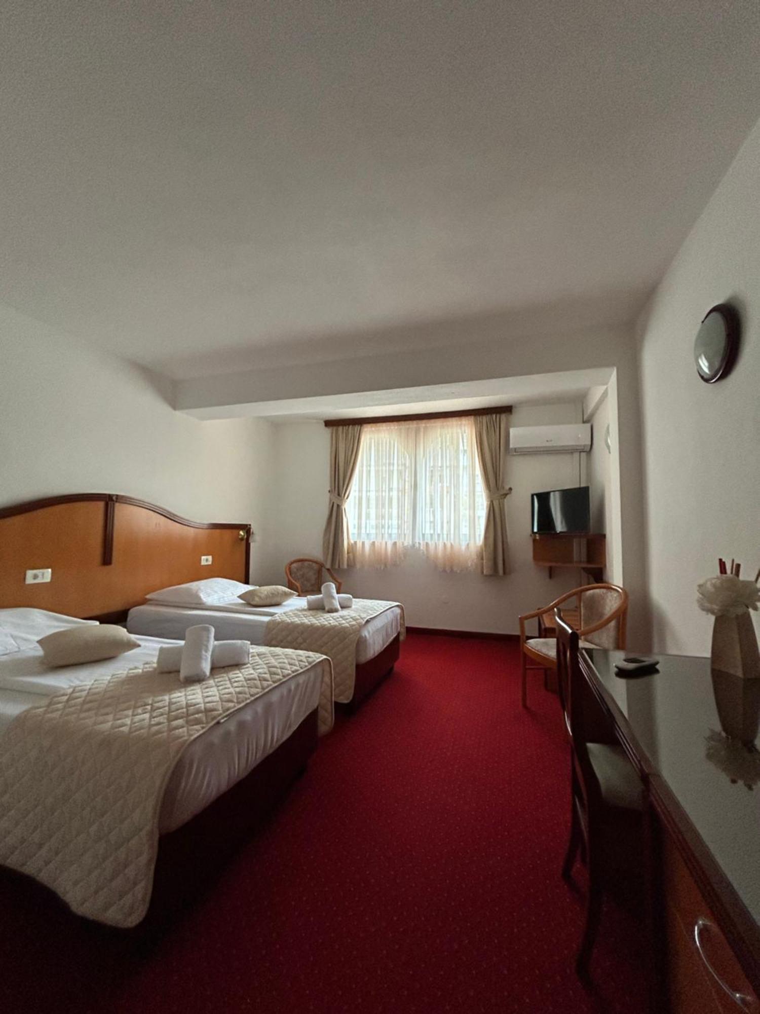 Hotel Bavaria Trogir Seget Donji Luaran gambar