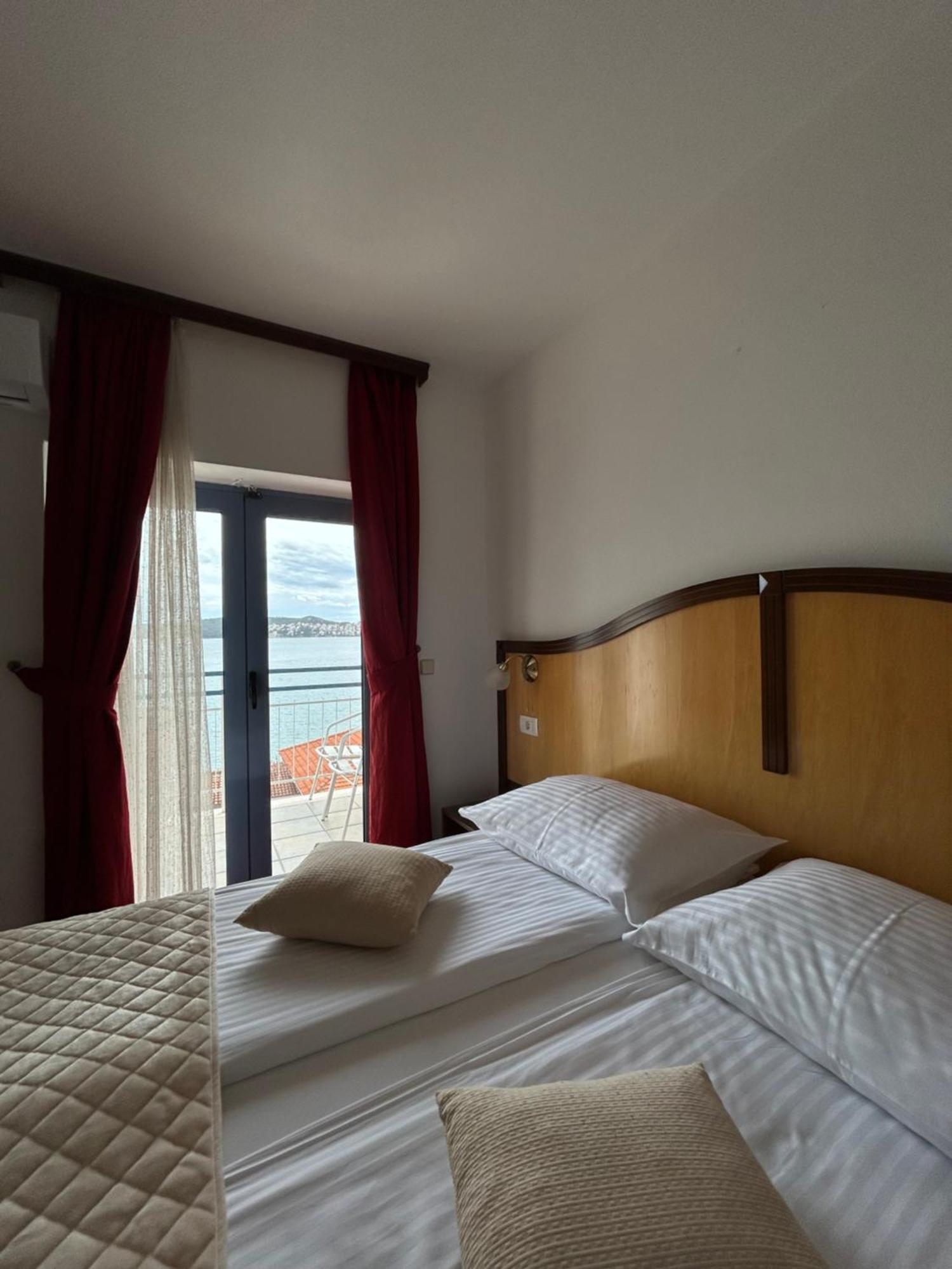 Hotel Bavaria Trogir Seget Donji Luaran gambar