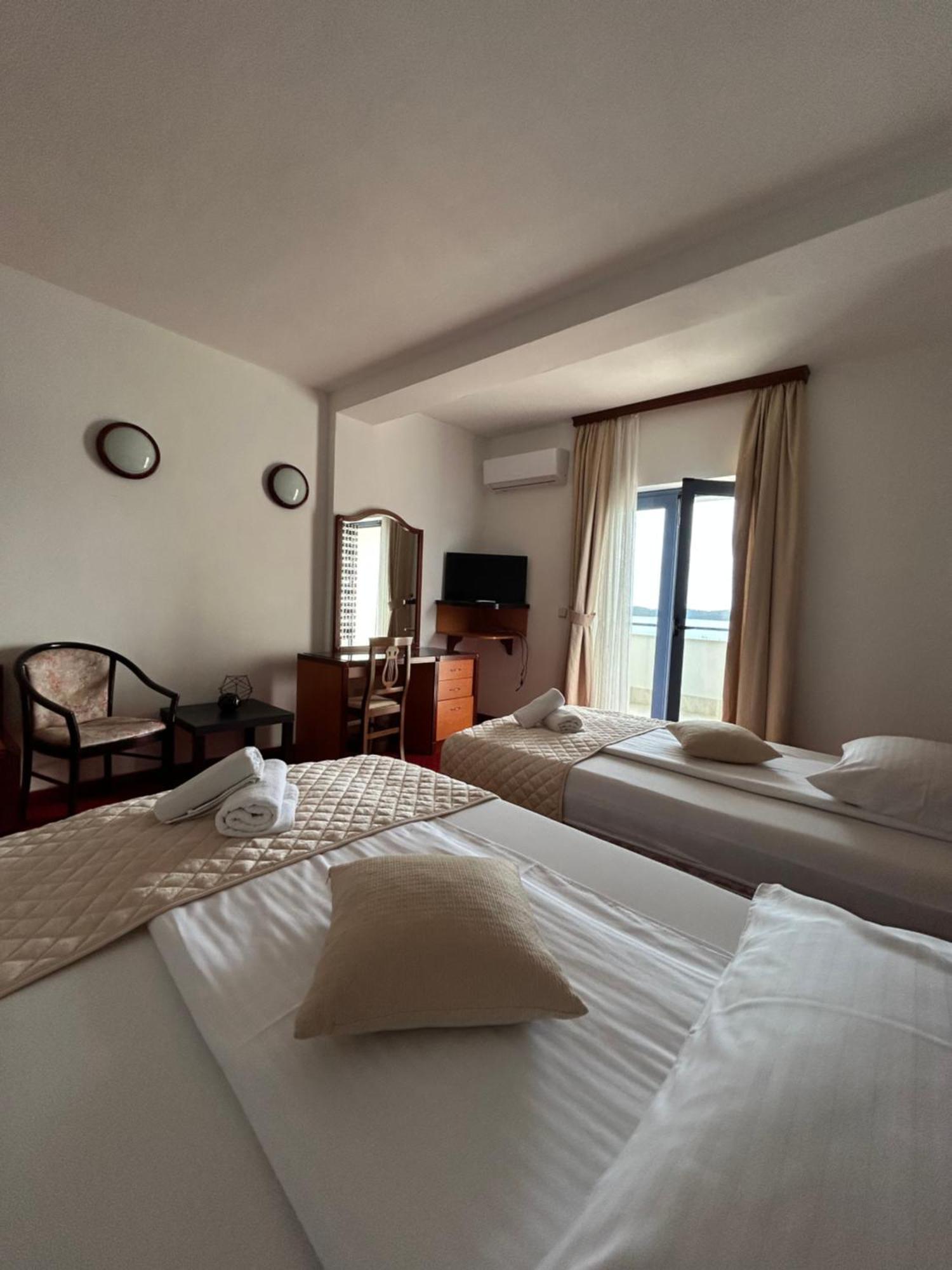 Hotel Bavaria Trogir Seget Donji Luaran gambar