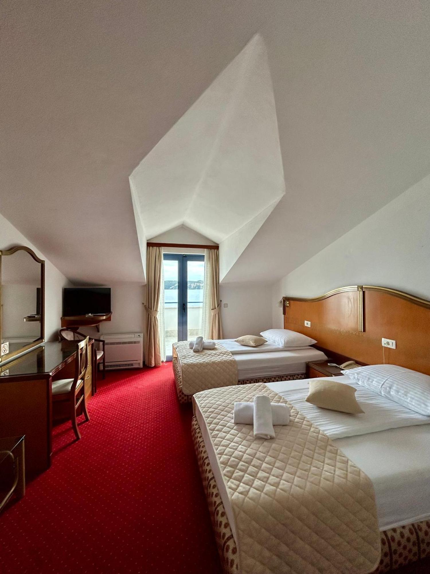Hotel Bavaria Trogir Seget Donji Luaran gambar